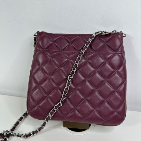 Michael Kors Quilted Burgundy Soft Leather Zip Purse Crossbody Bag Flap Pocket - Picture 5 of 11
